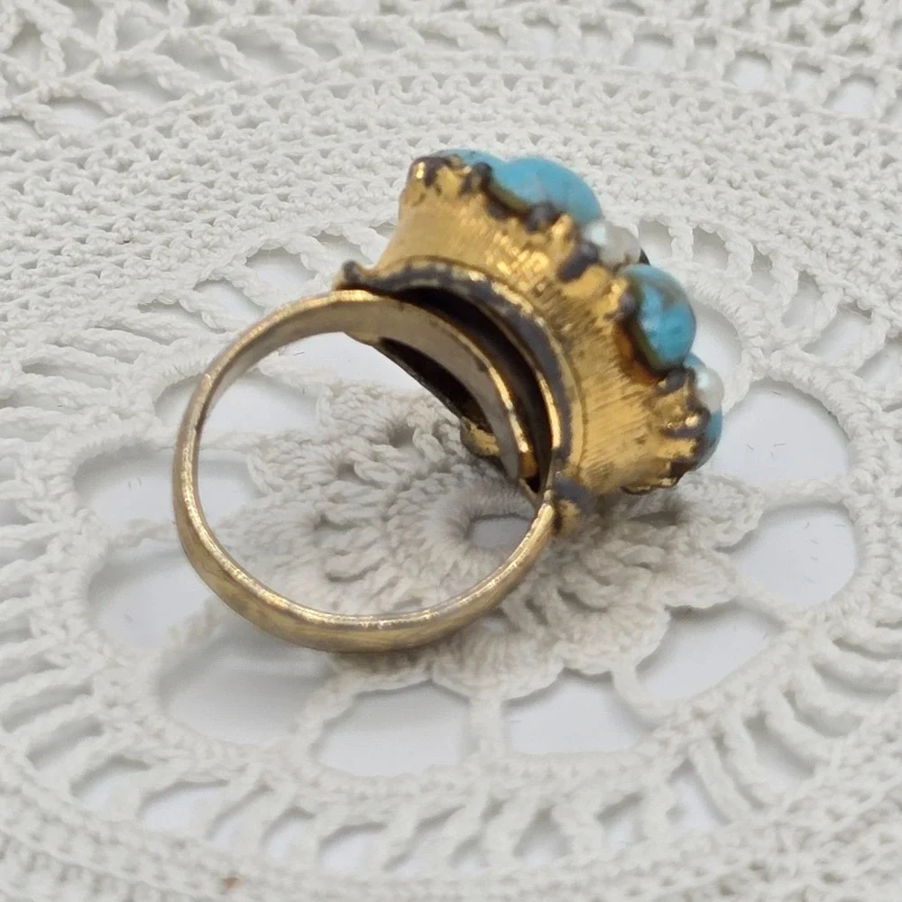 Vintage Turquoise glass Faux pearl ring size  adjustable Costume Read